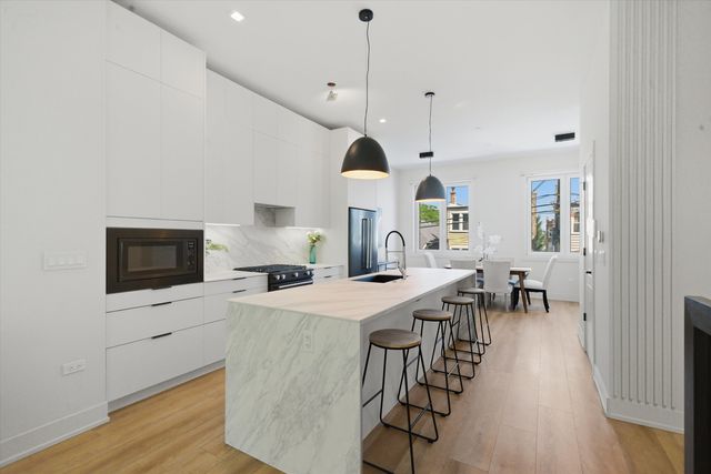 4232 W Belmont Avenue 6, Chicago, IL 60641