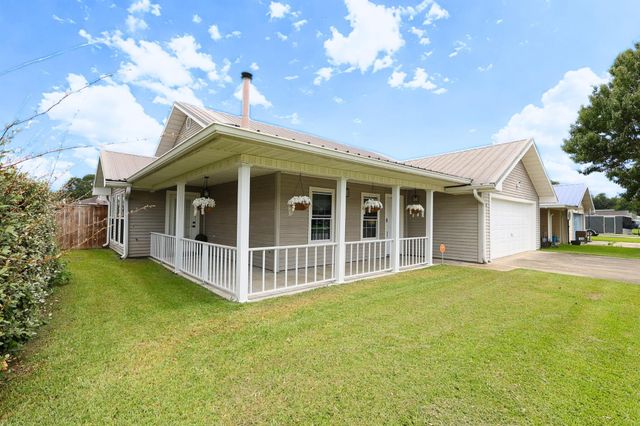 409 Tanglewood Dr, Houma, LA 70364