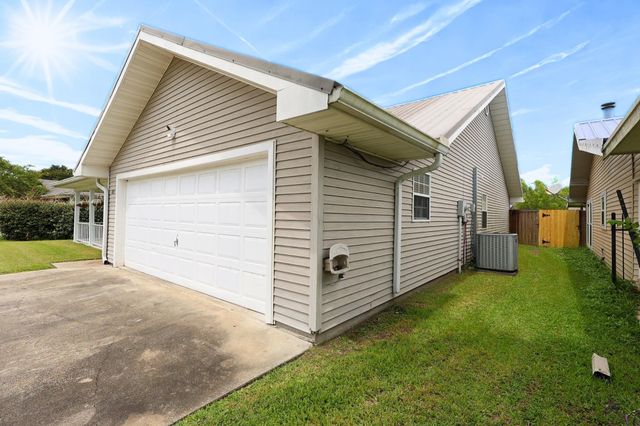 409 Tanglewood Dr, Houma, LA 70364