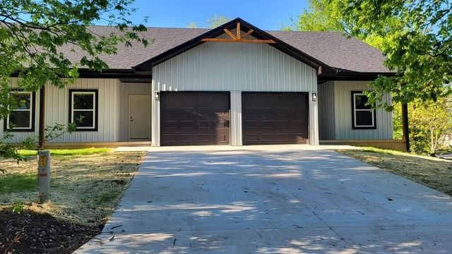 304-310 W Grant Street, Buffalo, MO 65622