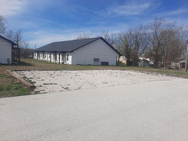 304-310 W Grant Street, Buffalo, MO 65622