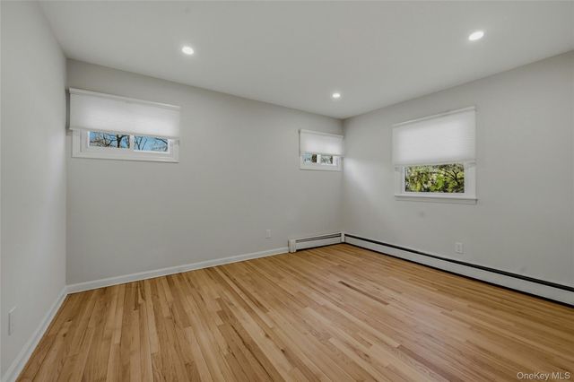 43 Edcris Lane, Huntington, NY 11743