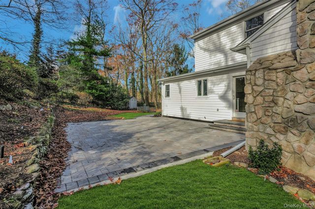 43 Edcris Lane, Huntington, NY 11743