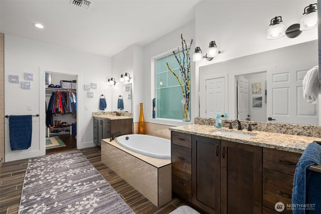 20 Dunsmuir Road, Port Ludlow, WA 98365