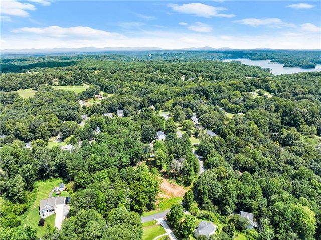 8690 Bayhill Drive, Gainesville, GA 30506