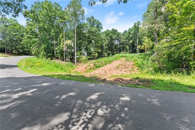 8690 Bayhill Drive, Gainesville, GA 30506