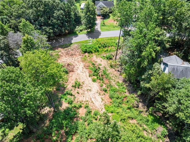8690 Bayhill Drive, Gainesville, GA 30506