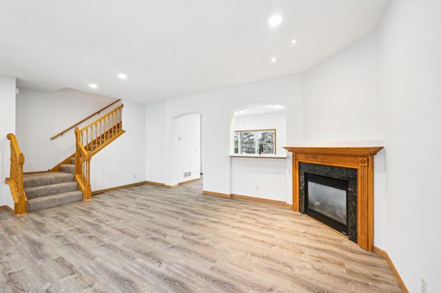 2821 Arona Street, Roseville, MN 55113