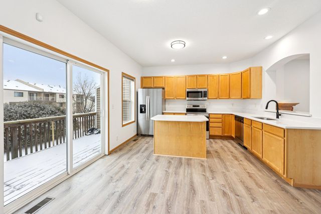 2821 Arona Street, Roseville, MN 55113