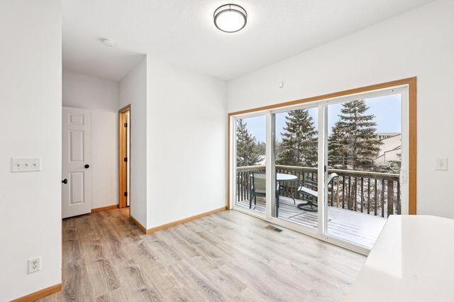 2821 Arona Street, Roseville, MN 55113