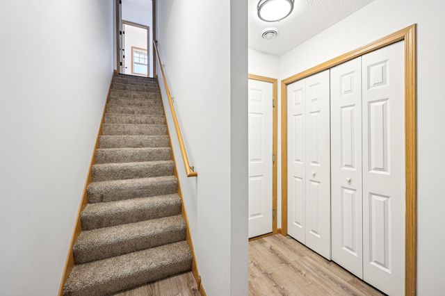 2821 Arona Street, Roseville, MN 55113