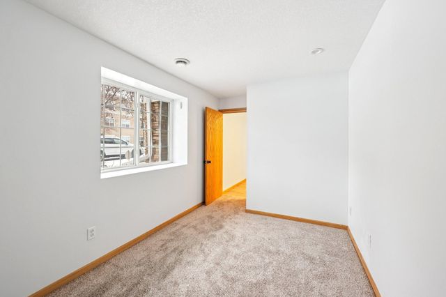 2821 Arona Street, Roseville, MN 55113