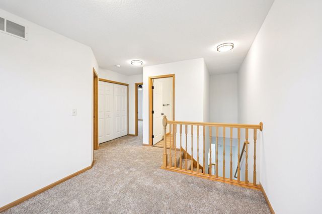 2821 Arona Street, Roseville, MN 55113