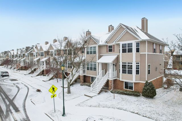 2821 Arona Street, Roseville, MN 55113