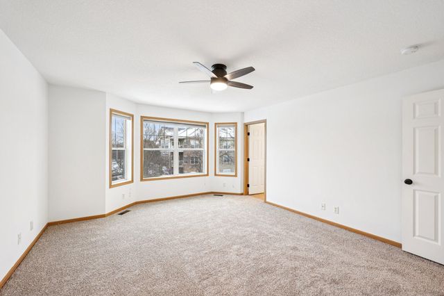 2821 Arona Street, Roseville, MN 55113