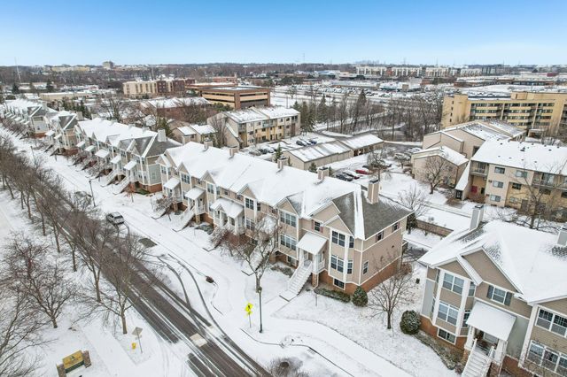 2821 Arona Street, Roseville, MN 55113