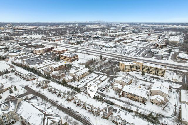 2821 Arona Street, Roseville, MN 55113