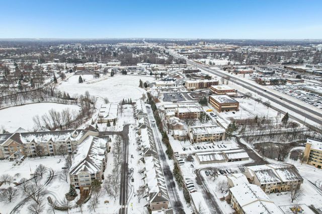 2821 Arona Street, Roseville, MN 55113