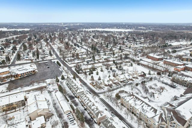 2821 Arona Street, Roseville, MN 55113