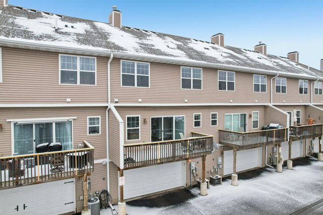 2821 Arona Street, Roseville, MN 55113