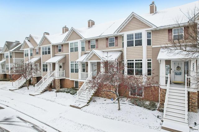 2821 Arona Street, Roseville, MN 55113