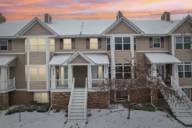 2821 Arona Street, Roseville, MN 55113