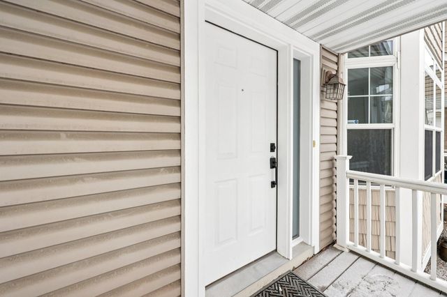 2821 Arona Street, Roseville, MN 55113