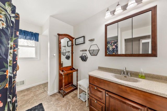 N69W27233 Hickory Chasm DRIVE, Lisbon, WI 53089