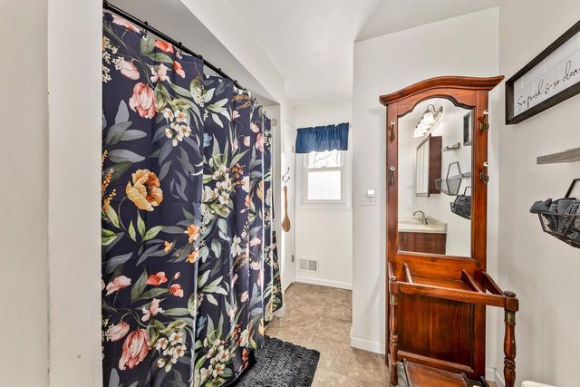 N69W27233 Hickory Chasm DRIVE, Lisbon, WI 53089