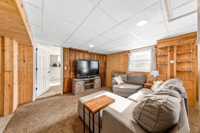 N69W27233 Hickory Chasm DRIVE, Lisbon, WI 53089