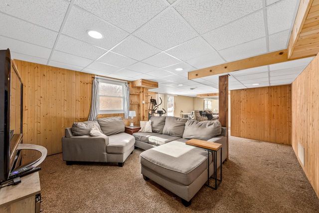 N69W27233 Hickory Chasm DRIVE, Lisbon, WI 53089