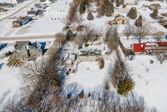 N69W27233 Hickory Chasm DRIVE, Lisbon, WI 53089