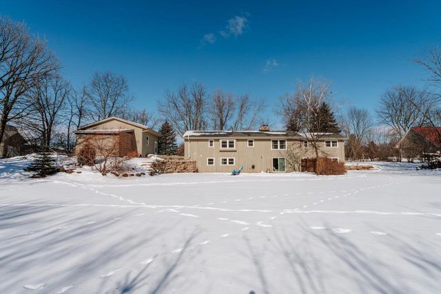 N69W27233 Hickory Chasm DRIVE, Lisbon, WI 53089