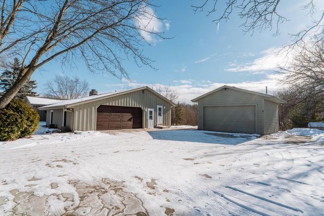 N69W27233 Hickory Chasm DRIVE, Lisbon, WI 53089