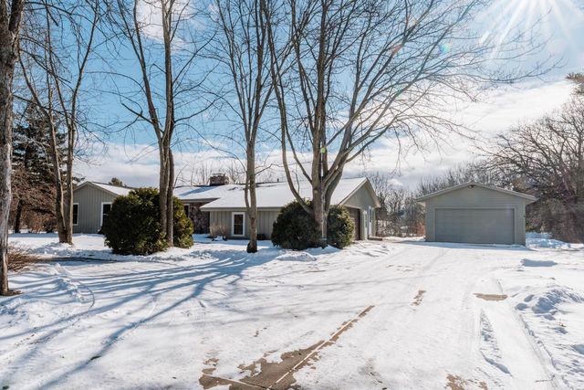 N69W27233 Hickory Chasm DRIVE, Lisbon, WI 53089