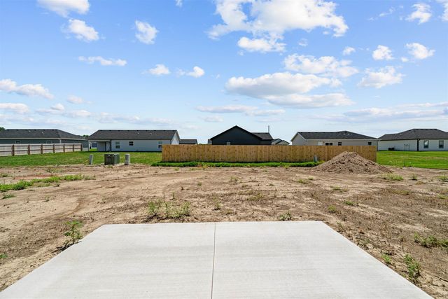 1202 Harbor Dr, Salina, KS 67401