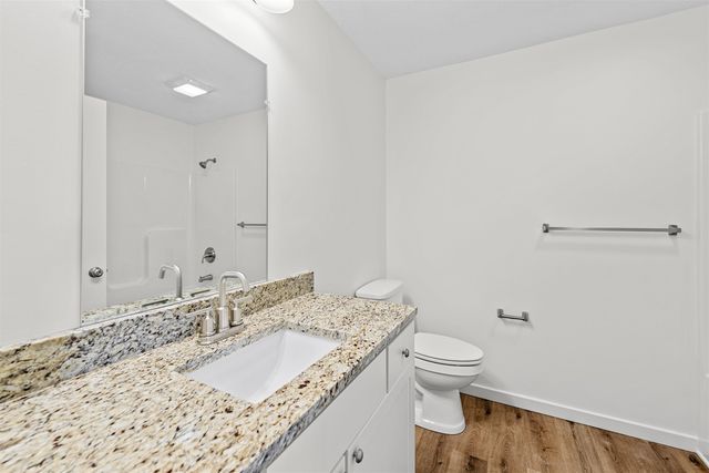 1202 Harbor Dr, Salina, KS 67401