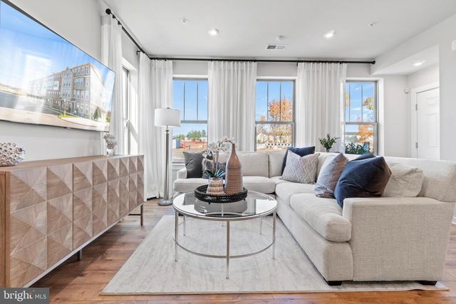 1103A DABNEY DR, Manassas Park, VA 20111