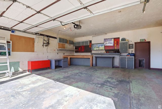 3975 S 2225 W, Roy, UT 84067