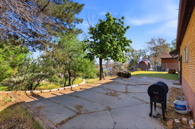 3975 S 2225 W, Roy, UT 84067