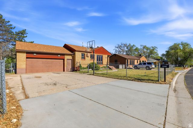 3975 S 2225 W, Roy, UT 84067