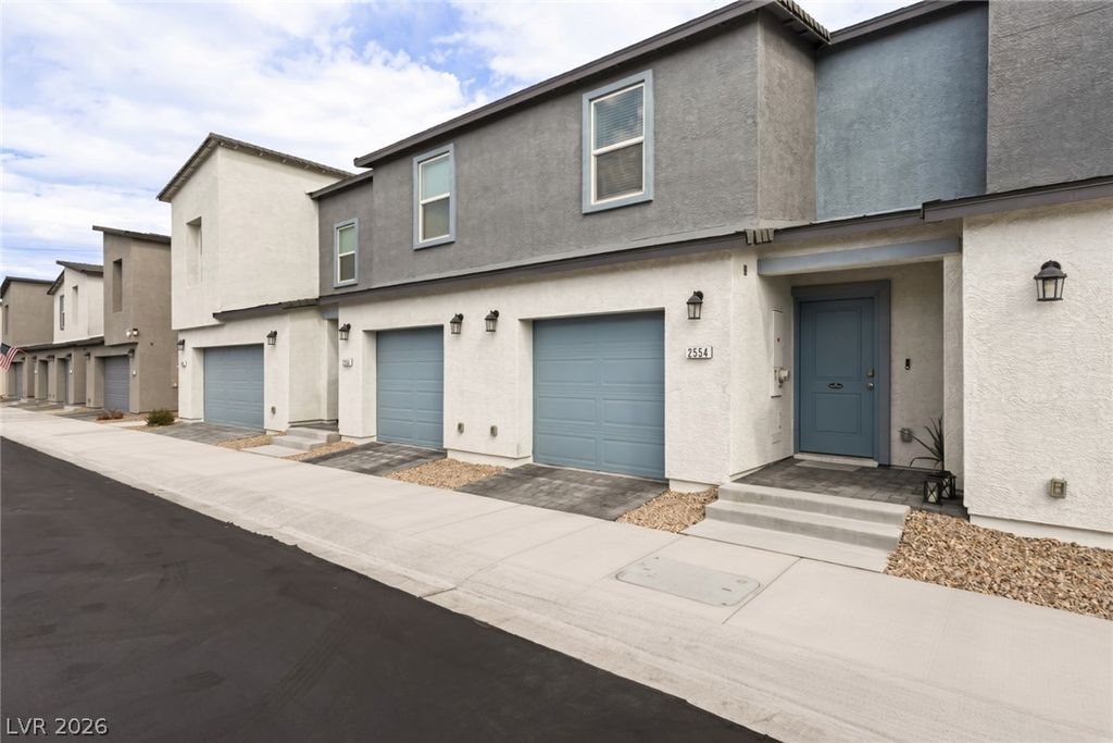 2554 Petunia Garden Avenue, North Las Vegas, NV 89081 — photo 2