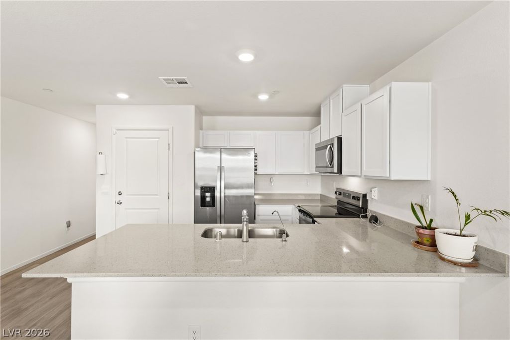 2554 Petunia Garden Avenue, North Las Vegas, NV 89081 — photo 4