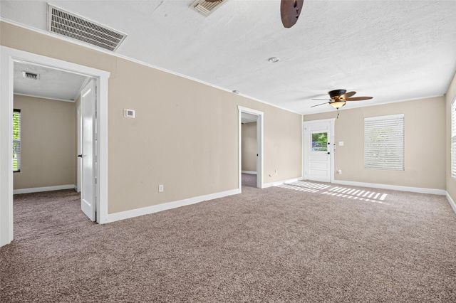 4220 Alabama Avenue, Dickinson, TX 77539
