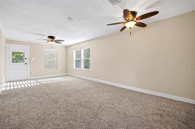 4220 Alabama Avenue, Dickinson, TX 77539
