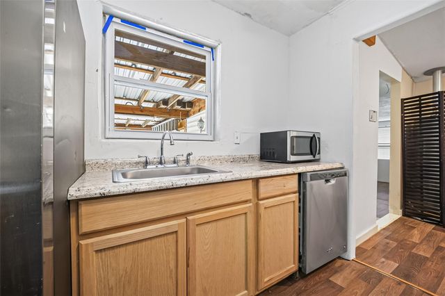 4220 Alabama Avenue, Dickinson, TX 77539