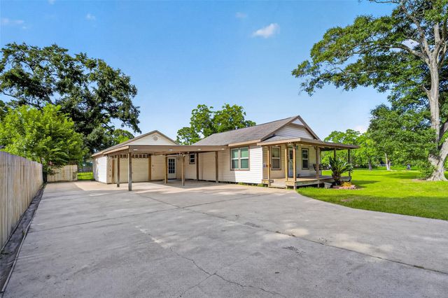 4220 Alabama Avenue, Dickinson, TX 77539