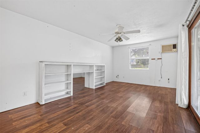 4220 Alabama Avenue, Dickinson, TX 77539
