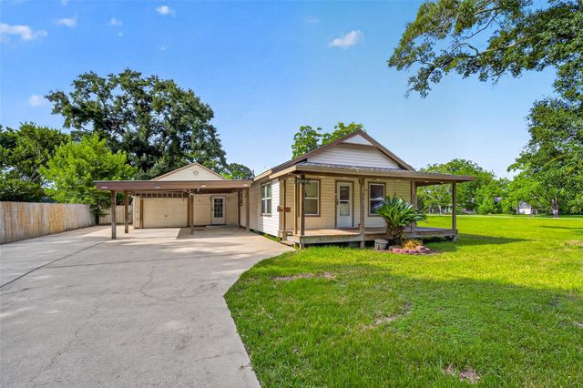 4220 Alabama Avenue, Dickinson, TX 77539