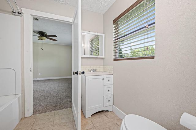 4220 Alabama Avenue, Dickinson, TX 77539